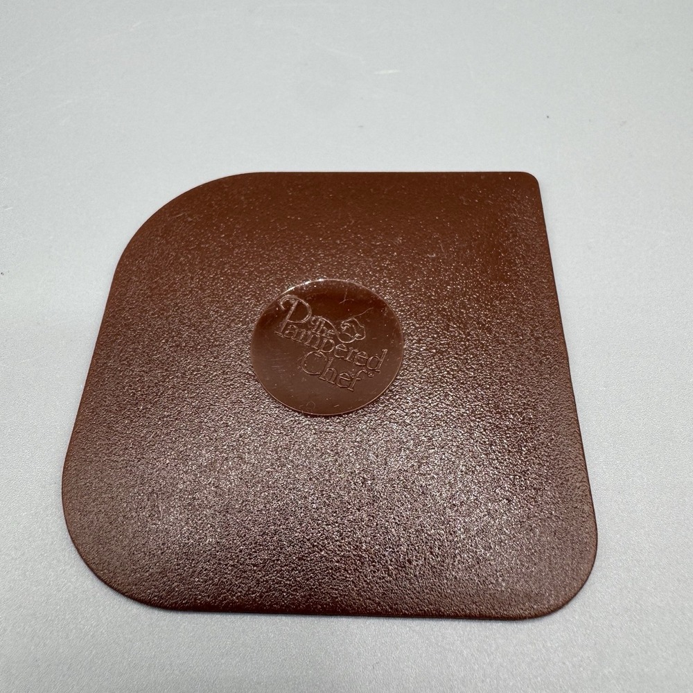 The Pampered Chef Nylon Pan Stoneware Scraper Brown